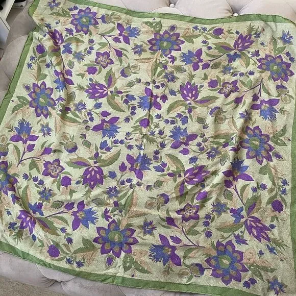 Giorgio Armani silk scarf 32/32