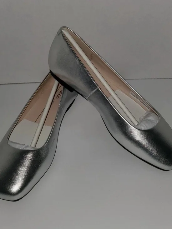 Ecco Silver Metallic Leather Ballet Flats