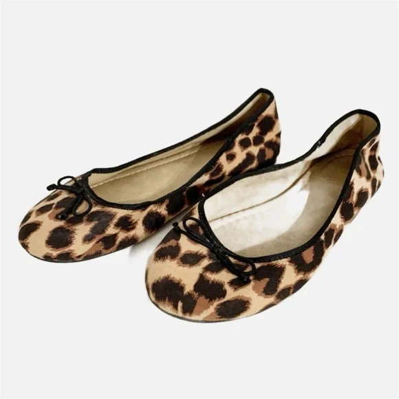 Old Navy Fabric Leopard Pattern Rounded Toe Ballet Flat Black Bow Accent Slip-On