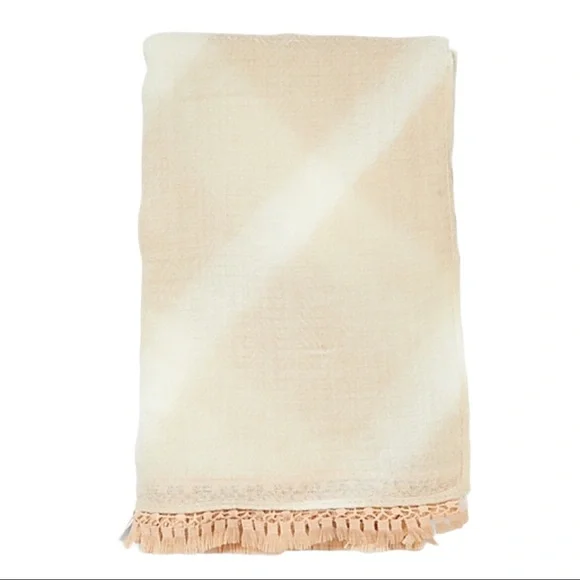 VINCE CAMUTO Ivory Tie Die Scarf NWT