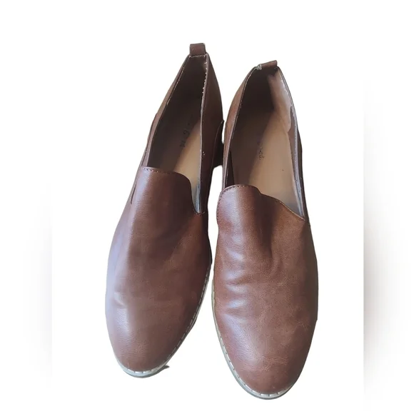 9.5 indigo rd.‎ Brown flats
