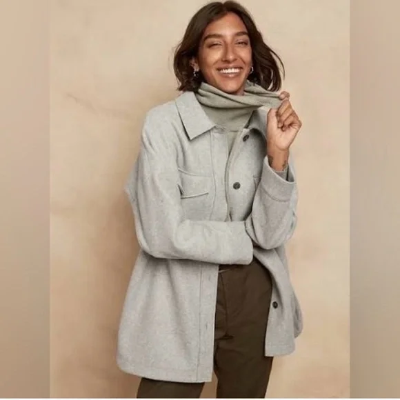 Banana Republic Oversized Light Gray Utility Shacket Jacket Medium Petite