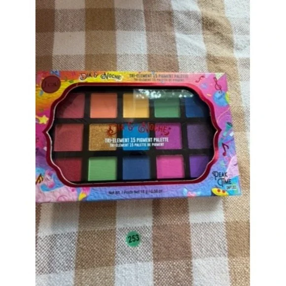 J. Cat Beauty Dia & Noche Tri-Element 15 Pigment Palette DNP103 New