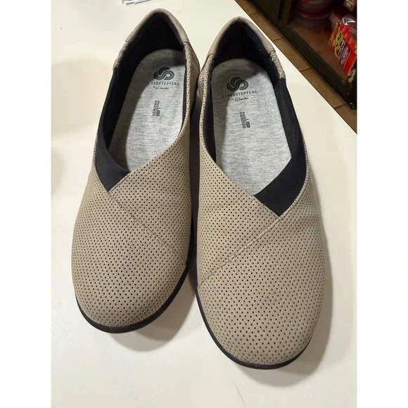 Clarks Cloudsteppers Sillian 2.0 Star Taupe Perforated Slip On Loafers Womens 10