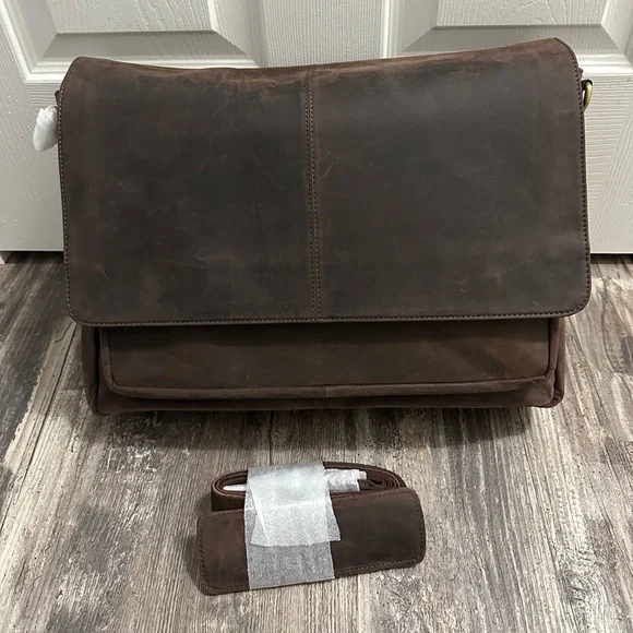 NWOT Classic Brown Genuine Leather Laptop Messenger Bag