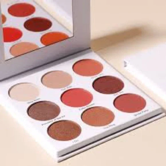 Give Them LaLa Beauty | The Grown Woman Palette