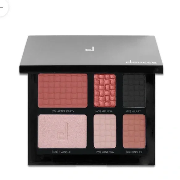 NEW‎ Doucce On The Go Palette - Eyeshadows, Blush and Highlighter