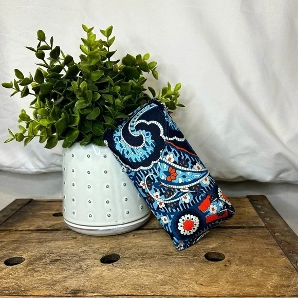 Vera Bradley Hardshell Glasses Case Magnetic Closure in Orange Blue Marrakesh