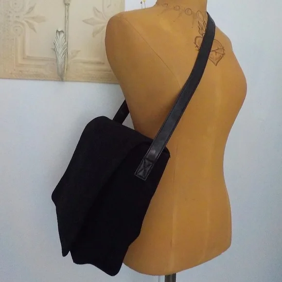 Black Fabric LapTop/iPad CrossBody Bag