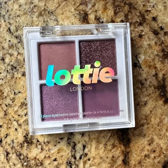 Lottie “The Mauves” Quad Eyeshadow Palette