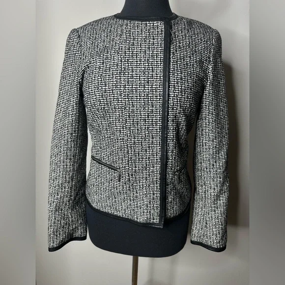 Lafayette 148