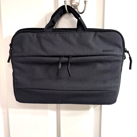 NWOT Incase Charcoal City Brief 13 Inch Laptop Bag