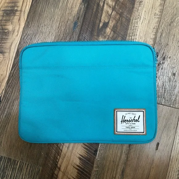Herschel padded lap top case