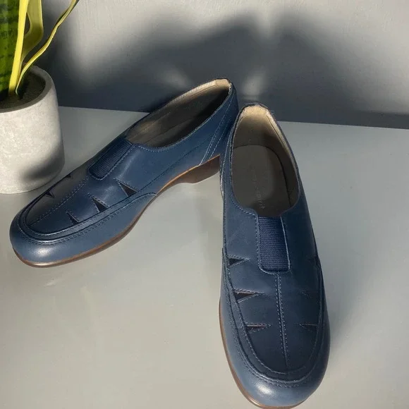 Easy Spirit Womens GAVYN Navy Blue Leather Slip On Cut Out‎ Loafers Size 5.5 w
