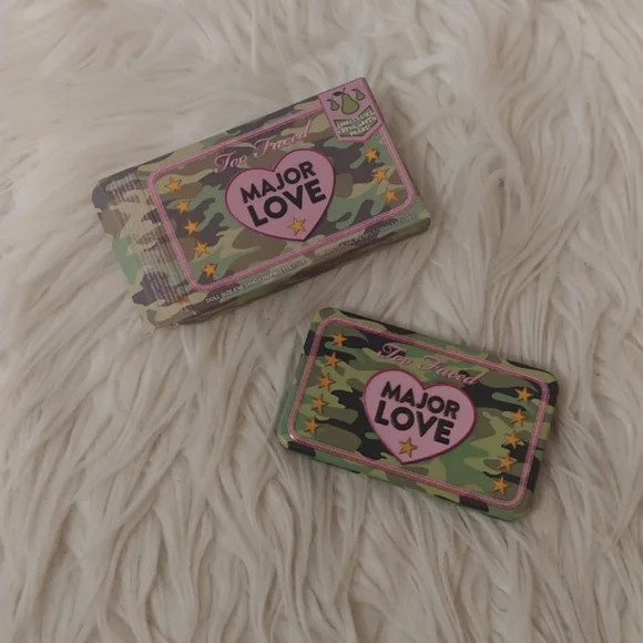 💚FIRM! NWT TOO FACED MAJOR LOVE EYESHADOW PALETTE (LIMITED EDITION)