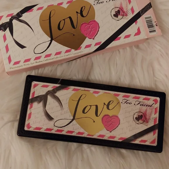 💖 FIRM! NWT TOO FACED LOVE EYESHADOW PALETTE (DISCONTINUED)