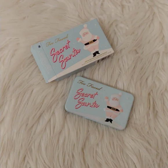 🎅FIRM! NWT TOO FACED SECRET SANTA EYESHADOW PALETTE (LIMITED EDITION)