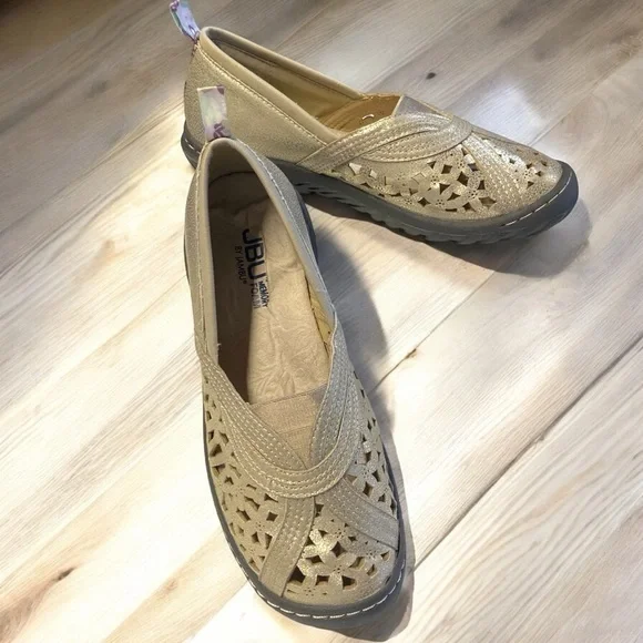JBU by Jamba Pecan All Terra Women’s Shimmer Champagne‎ Metallic Walking Shoe