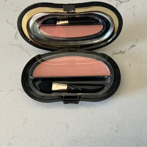 Elizabeth Arden eye colors naturals CORALITE eyeshadow