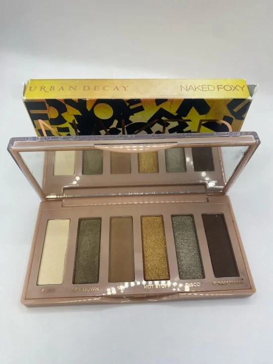 Urban Decay Naked Foxy mini eyeshadow palette
