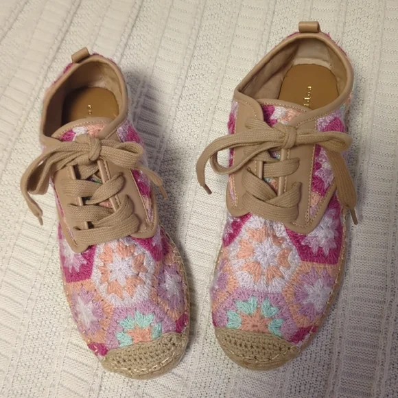 NWOT Copper Key Sandbar Crochet Espadrilles Floral Patterned Lace-Up Hippie