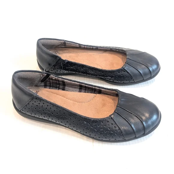 EARTH Fiona Navy Blue Leather Women's Flats Size 7 Narrow