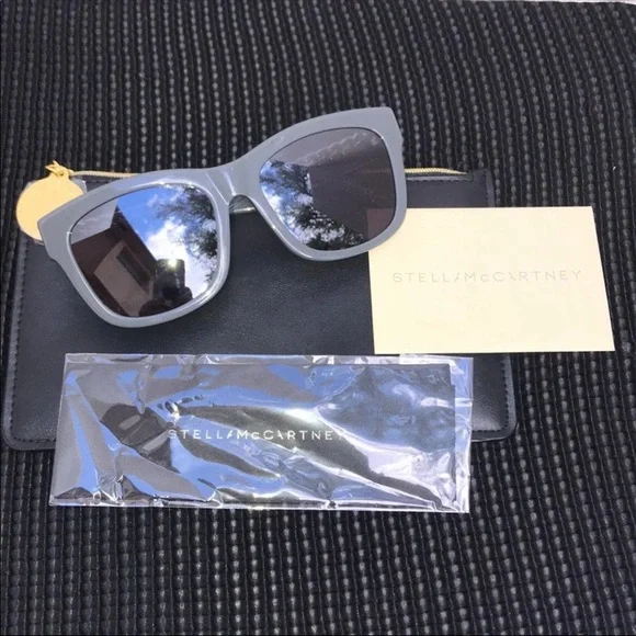 🆕Stella McCartney Sunglasses (SC0052SK)