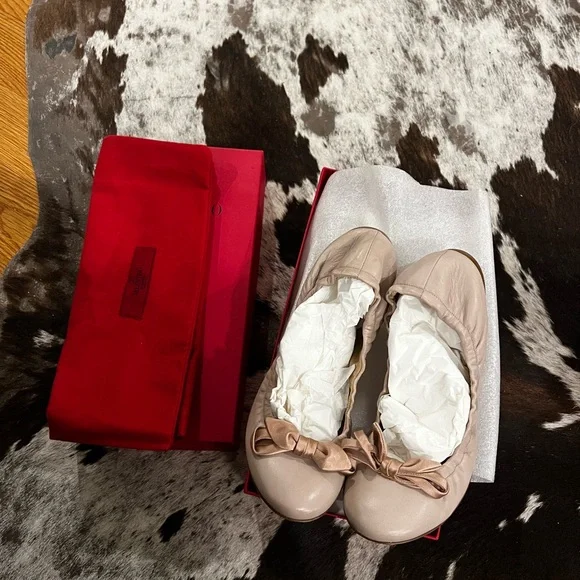 Valentino‎ Nude Bow Flats