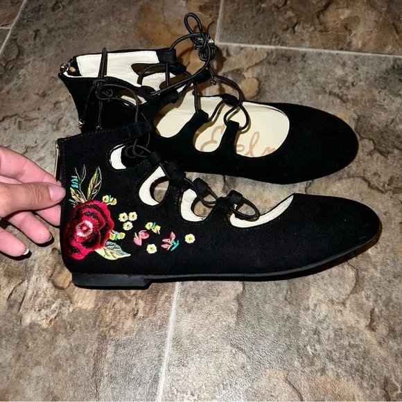 Sam Edelman Felicia Stella Embroidered Floral Black Lace Up Flats Size 5