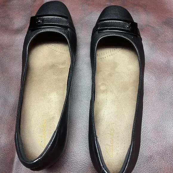 ‎Clarks black leather flats, size 6