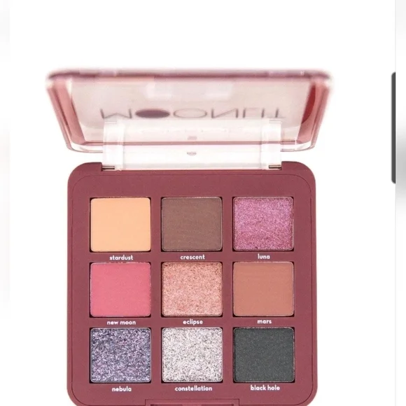 🩷🩵The CRÈME MOONLIT 9 COLOR PALET🩷💜‎