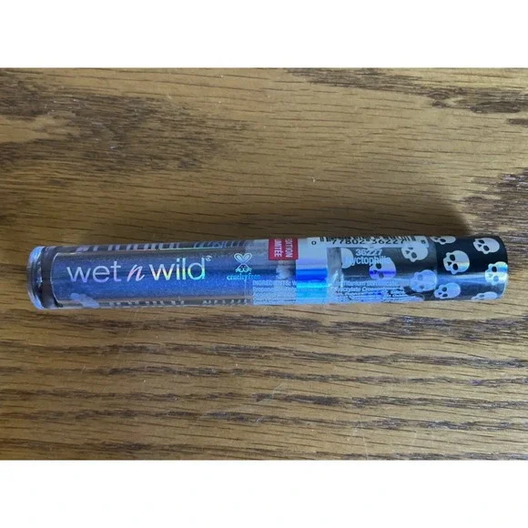 Wet N Wild Limited‎ Edition Nyctophilia Goth O Graphic Liquid Catsuit Eyeshadow