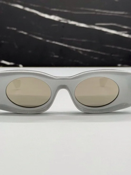 NEW LOEWE SILVER UNISEX SUNGLASSES LOEWE LW40033I 24C
