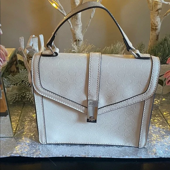 GUESS elegant Cream Handbag