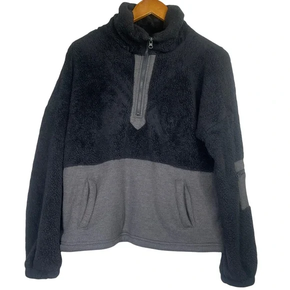 Fantastic Fawn Small Black & Grey Fuzzy Pullover