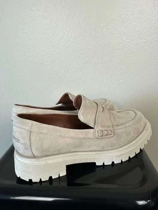 Aquatalia Orina Suede Waterproof Lug Sole Loafers Italian Women's Size 11 Beige