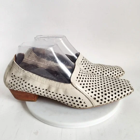 Rachel Comey Loafers 9.5 Perforated Leather Cream Square Toe Low Block Heel Boho