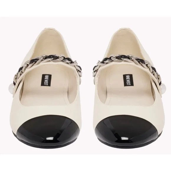 Women's Nine West Platy Flats Size 7 White/Black