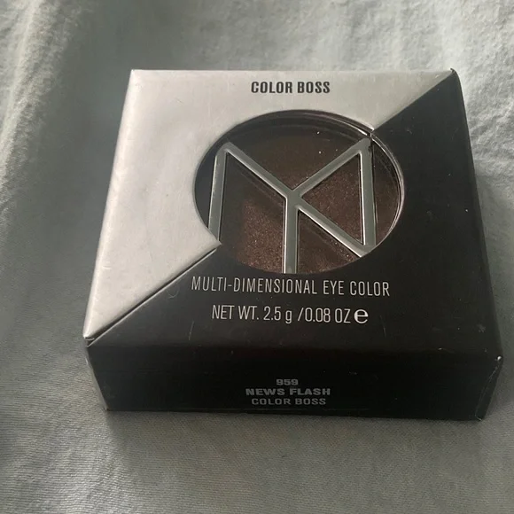 Color Boss Multi-Dimensional Eye Color - News Flash (959) - Shimmery Brown