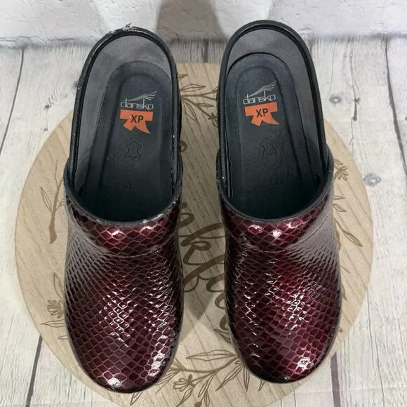 Dansko Clogs Women Size 9.5-10 US 40 EU Burgundy XP Pro Leather Slip On Shoes