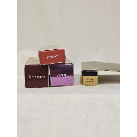 Stila and hourglass liquid eyeshadow and mascara deal