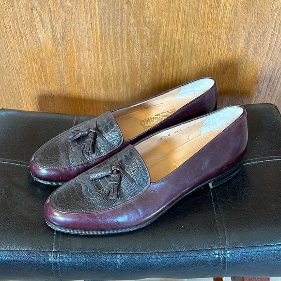 Vintage Salvatore Ferragamo Croc Embossed Burgundy Leather Tassel‎ Penny Loafers