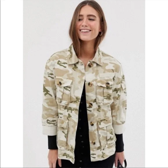 NWT Bershka Oversize Camouflage Jean Jacket XS Cream Green