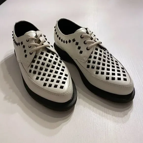Dr. Doc Martens White Willis Creeper Studded Lace Up Loafer Unisex W-6 / M-5