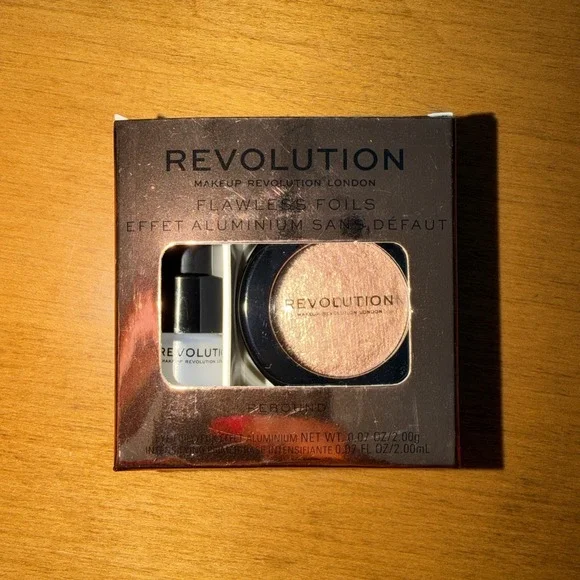 NEW Revolution Makeup Flawless Foils Rebound Eye Foil