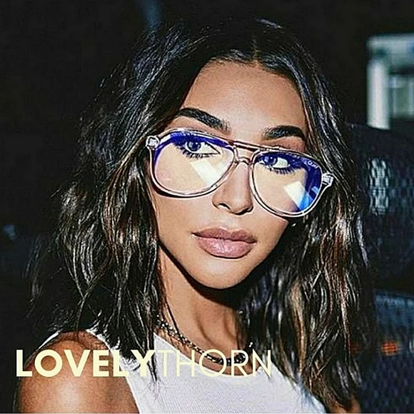 QUAY // ltd ed retro-chic clear frame magnetic aviator blue light glasses