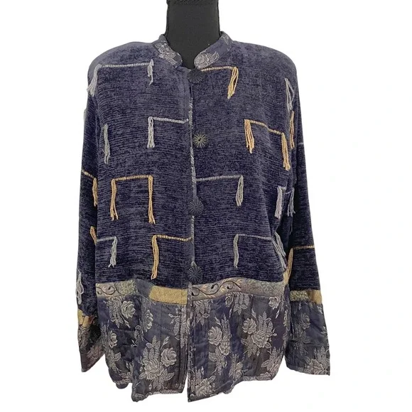 VTG Flashback Women's Navy Blue‎ Jacket with Embroidered Accents Floral Border M