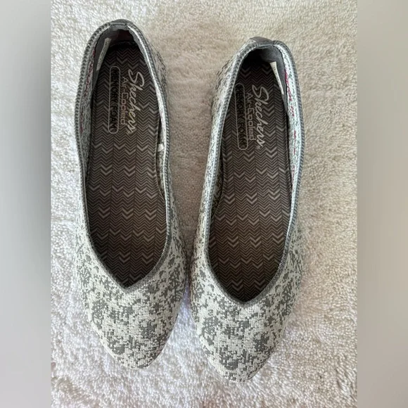 Skechers Camo Flats with Air-Cooled Memory Foam Insoles