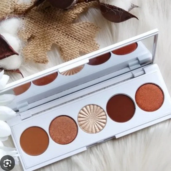 OFRA Signature Palette in LUXE