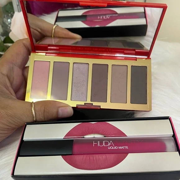 ESTEE LAUDER CELESTIAL GLAM MINI EYESHADOW PALETTE AND JUDA BEAUTY LIPSTICK